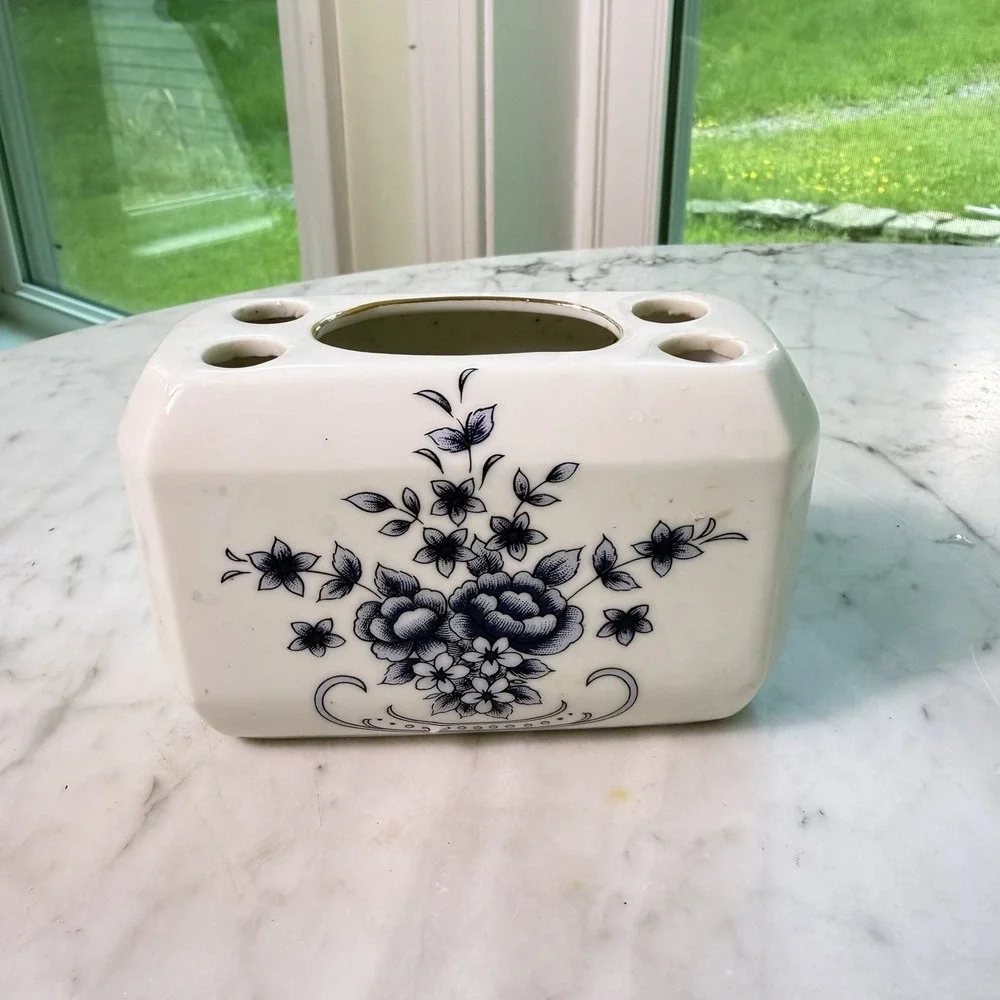 Vintage Ceramic Floral Toothbrush Holder White Blue Glossy Freestanding Bathroom